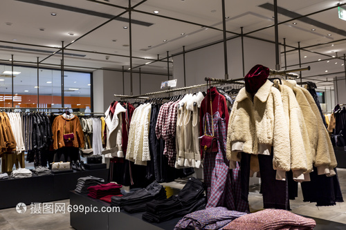 商場服裝店 時尚與品質的交匯地